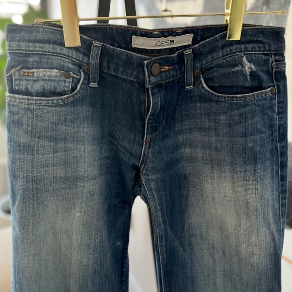 Medium Wash Straight Leg/Slight Bootcut Joe’s Jeans in Size 26 - Picture 2 of 5
